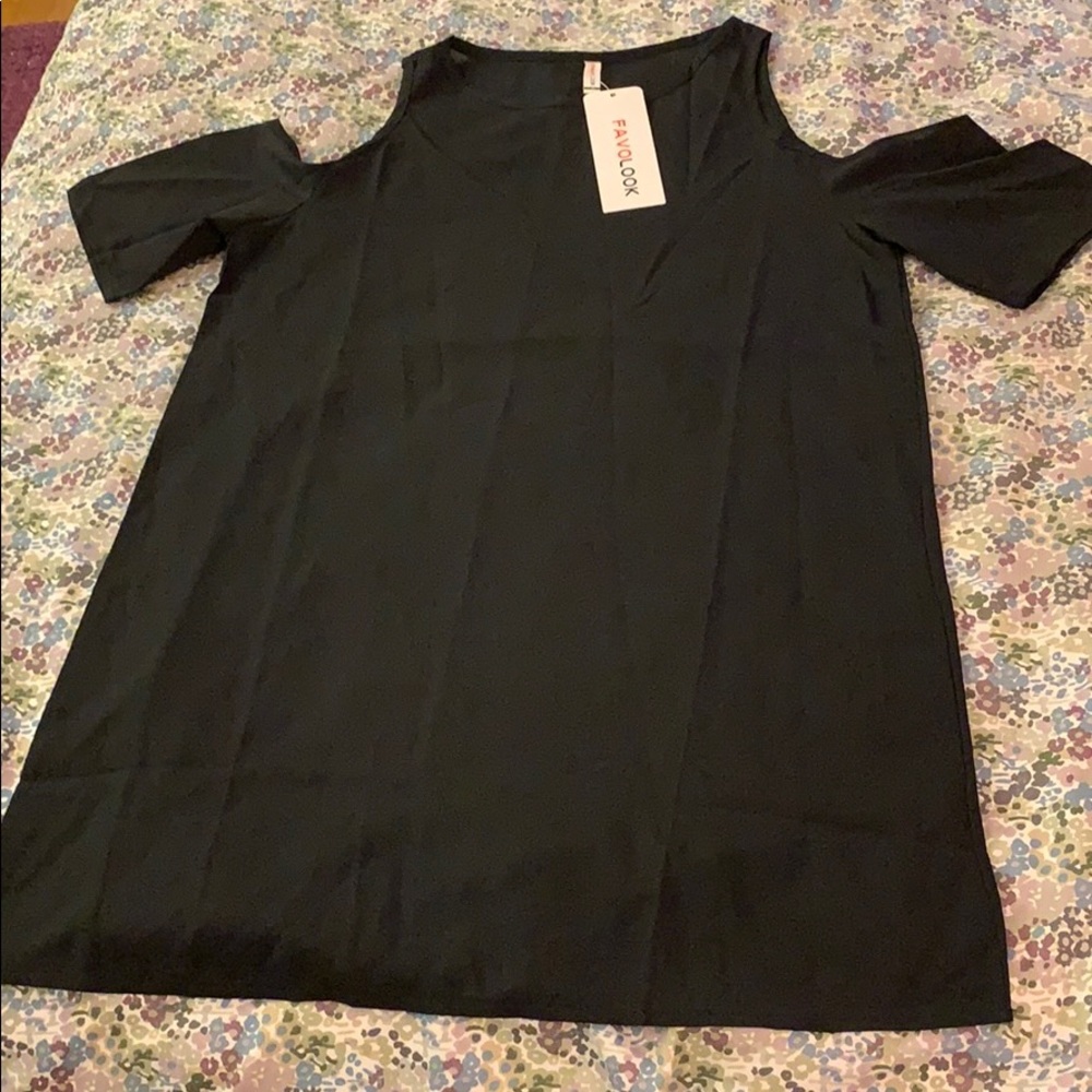 ALL MUST GO SALE! Black cold shoulder Top